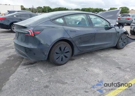 2025 Tesla Model 3 Long Range Rear-Wheel Drive/Standard Rear-Wheel Drive z USA, uszkodzony, nr VIN 5YJ3E1EA3SF985453